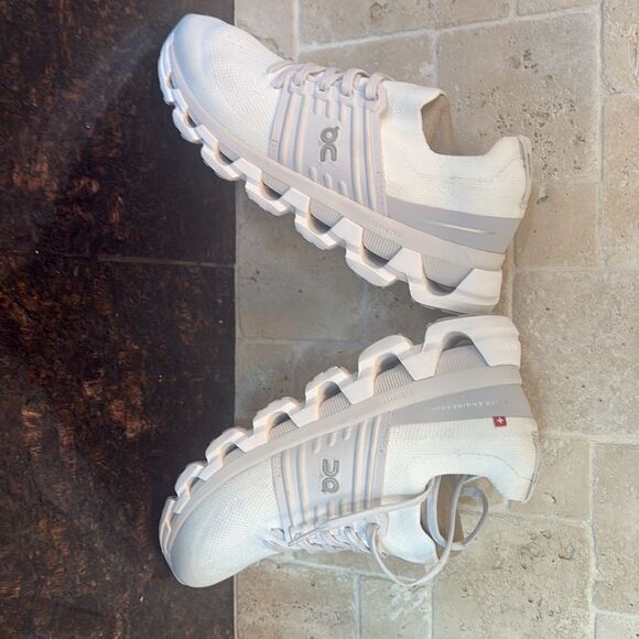 On Women's Cloudswift 3 AD Running Shoes White/Frost Size 7 NWT $180 - Picture 12 of 14